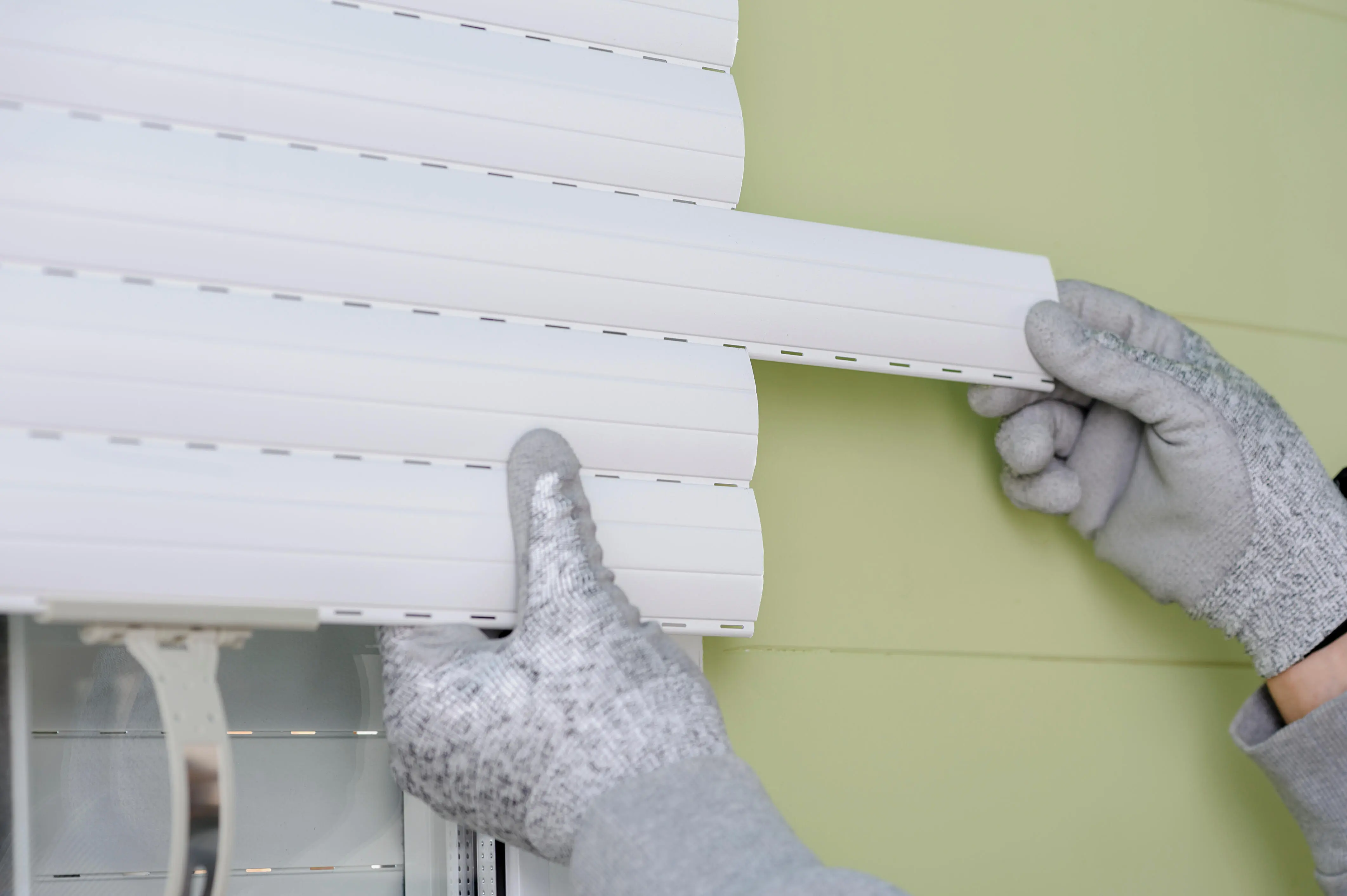 Cambiar lamas rotas de persiana de aluminio Alicante